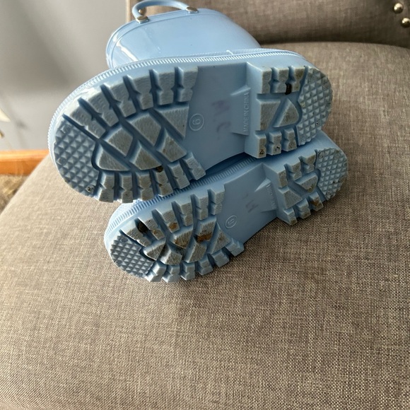 Toddler rain boots. 🌧️ - Picture 2 of 2
